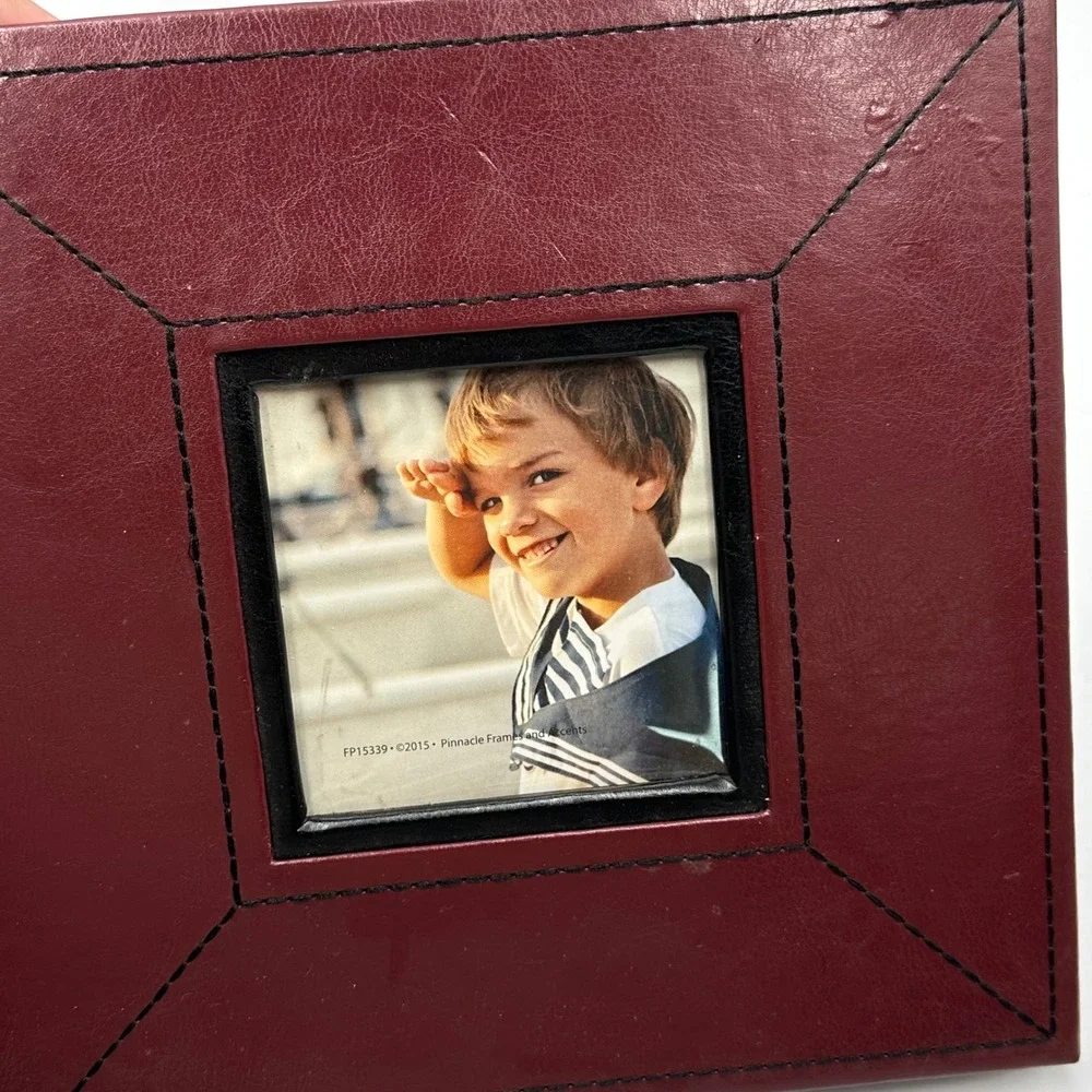Pinnacle Frames & Accents Photo Album Burgundy Faux Leather Holds 4X6 Pictures